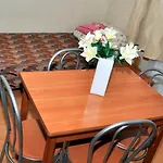 快乐旅馆 *